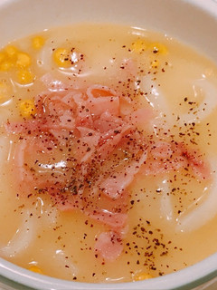 ベーコンを入れた、コーンポタージュうどん-レシピのメイン写真