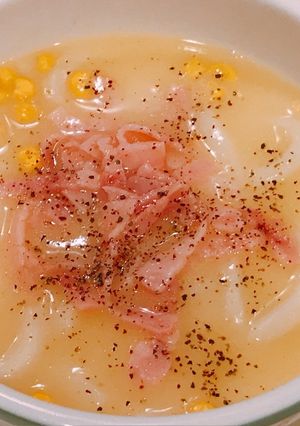 ベーコンを入れた、コーンポタージュうどん-レシピのメイン写真