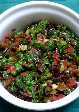 セロリの葉とカリカリ梅と塩昆布の梅酢和え-レシピのメイン写真