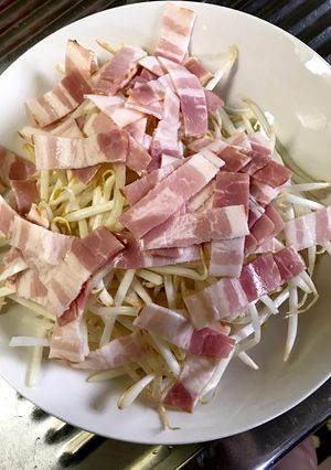 もやしとベーコン蒸し-レシピのメイン写真