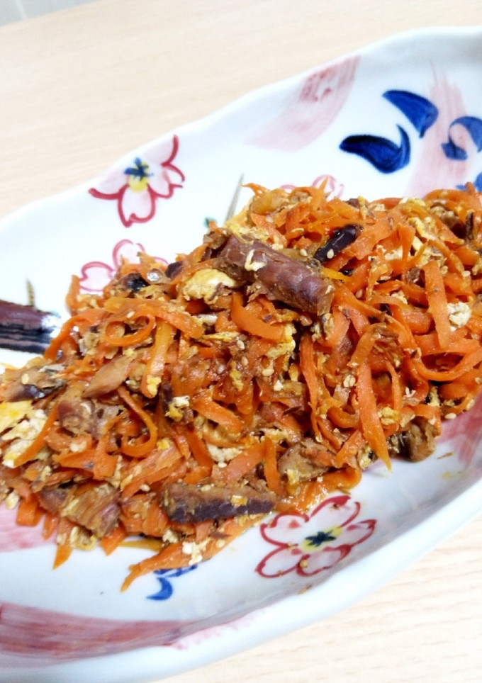 ☆鯖缶で5分！生姜が香る人参しりしり☆-レシピのメイン写真