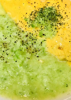 緑のブロッコリーソース☆プレーンオムレツ-レシピのメイン写真