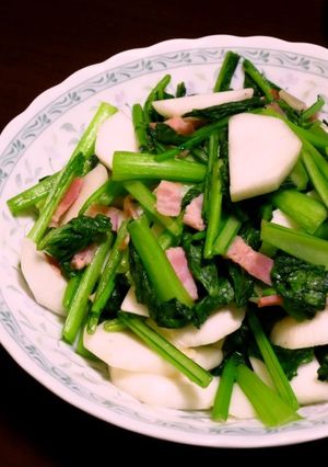 我が家の減塩　カブとベーコンの炒め物-レシピのメイン写真