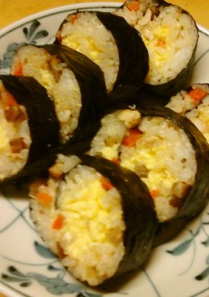 混ぜ寿司と炒り卵の太巻き　恵方巻きにも-レシピのメイン写真