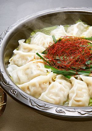 カンタン鍋!白菜たっぷり餃子鍋-レシピのメイン写真