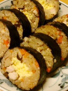 炊き込みご飯と炒り卵の太巻き 恵方巻き-レシピのメイン写真