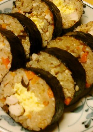 炊き込みご飯と炒り卵の太巻き　恵方巻き-レシピのメイン写真