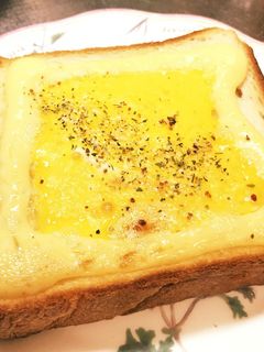 マヨたまトースト-レシピのメイン写真