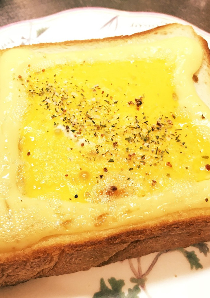 マヨたまトースト-レシピのメイン写真