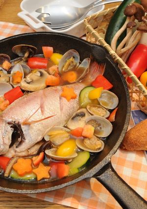 インスタ映え★お魚まるごとアクアパッツァ-レシピのメイン写真