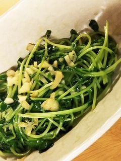 しゃきしゃき!豆苗のガーリック炒め-レシピのメイン写真