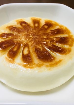 カリ2もっちりジューシーうま！焼き肉まん-レシピのメイン写真