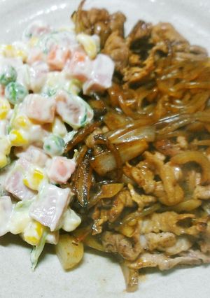 糸こんにゃく焼きそばのベーコンマヨ添え-レシピのメイン写真