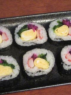 かにかまとだし巻き卵としば漬けの巻き寿司-レシピのメイン写真