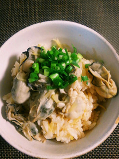 土鍋で牡蠣ご飯~☺-レシピのメイン写真
