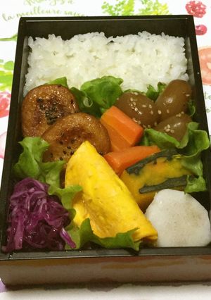 お弁当に♪卵黄で♪可愛いミニミニオムレツ-レシピのメイン写真