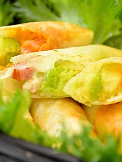 とろ〜りチーズとアボカド入りピザ風春巻き-レシピのメイン写真