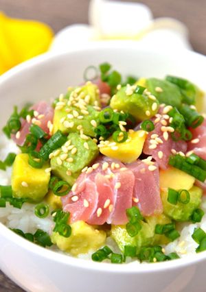 マグロとアボカドのポキ丼-レシピのメイン写真