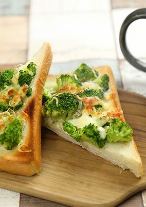 ブロッコリーとじゃこのチーズトースト-レシピのメイン写真