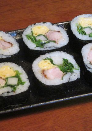 鶏もも肉の照り焼きと玉子焼きの巻き寿司-レシピのメイン写真