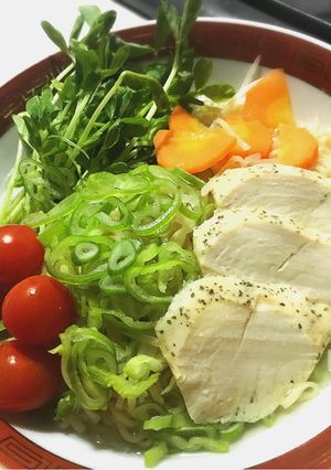 【ダイエットレシピ】チキンサラダラーメン-レシピのメイン写真