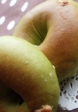 簡単☆抹茶とホワイトチョコベーグル-レシピのメイン写真
