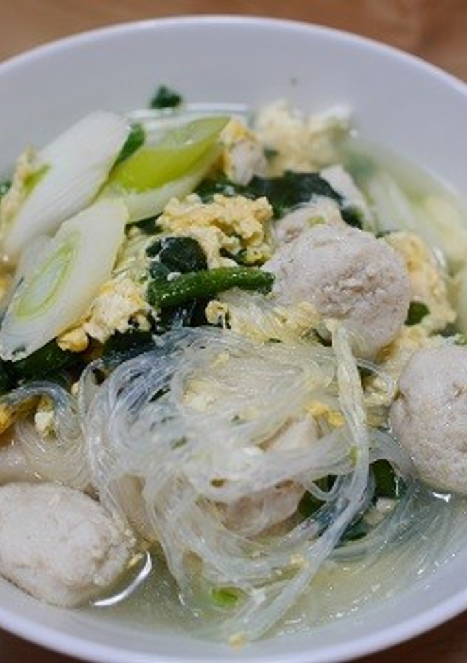 鶏団子とネギとほうれん草春雨スープ-レシピのメイン写真