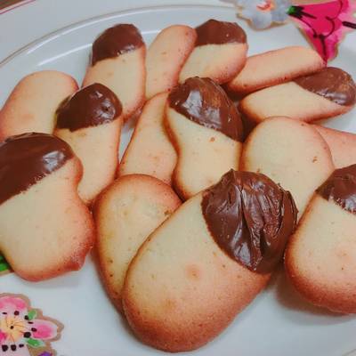 バレンタインに！チョコかけラングドシャ by かっちゃん杉  