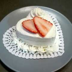 A picture of バレンタイン♥いちごミルクレープ！.