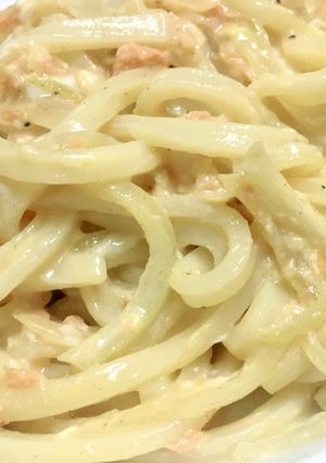 鮭と玉ねぎのクリームうどん-レシピのメイン写真