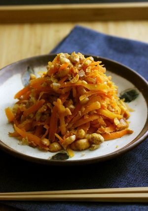節分豆まきのお豆で♪香ばしニンジン和え-レシピのメイン写真