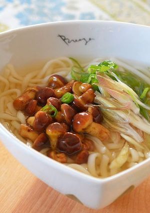 ラクヨウきのこのしょうゆ漬けのせ稲庭うどん風♪-レシピのメイン写真