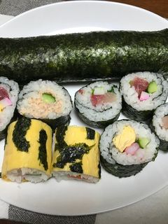 オニのパンツ模様の巻き寿司-レシピのメイン写真