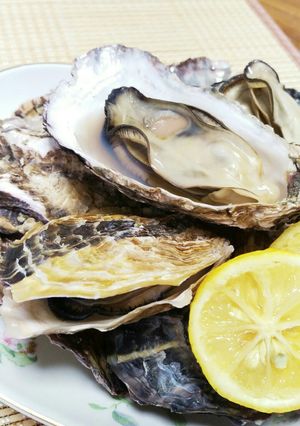 簡単手軽な牡蠣の食べ方【蒸し牡蠣で】-レシピのメイン写真