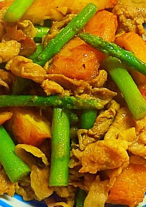 豚コマ、玉ねぎ天、アスパラカレー炒め-レシピのメイン写真