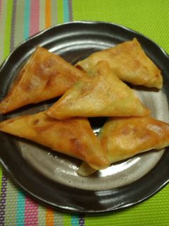 カリッ・ほくほく!カレー味揚げ餃子サモサ-レシピのメイン写真