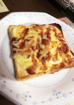 卵入りピザ風トースト-レシピのメイン写真