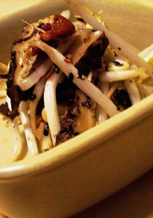 ♪もやしと焼きしいたけの黒ごま梅肉和え♪-レシピのメイン写真