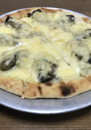 市販のピザ生地で牡蠣のピザビアンカ-レシピのメイン写真