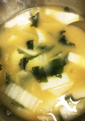 白菜の芯とワカメの味噌汁-レシピのメイン写真