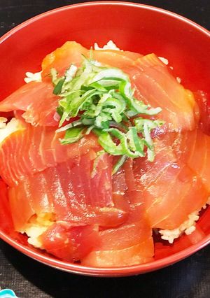 ☆マグロの赤身の黄身丼-レシピのメイン写真