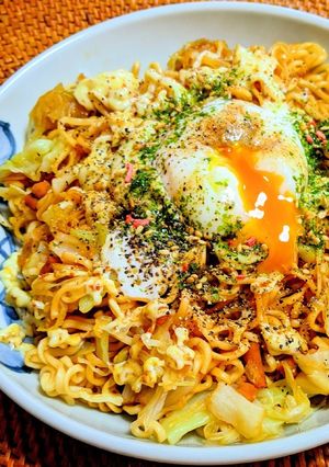 ペヤングソース焼きそばアレンジ✿温泉卵編-レシピのメイン写真
