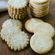 生クリームで薄焼きクッキー