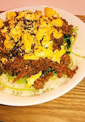 豆苗で簡単ビビンバ風?丼-レシピのメイン写真