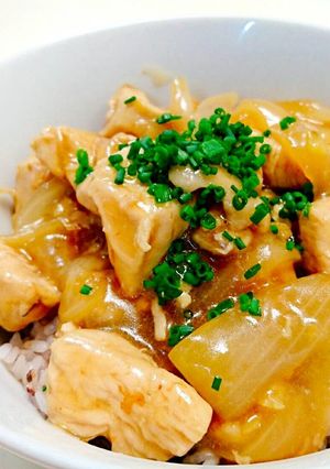 節約簡単丼【鶏胸肉と玉葱の照り焼き丼】-レシピのメイン写真