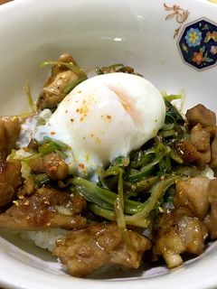 細切り☆ねぎま焼き鳥とトロリ温玉の親子丼-レシピのメイン写真