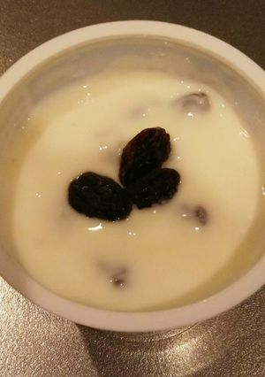 簡単美味しいずぼら干ぶどうヨーグルト-レシピのメイン写真