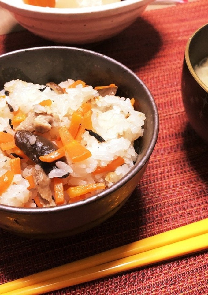 簡単♫事前準備不要！白だしで炊き込みご飯-レシピのメイン写真