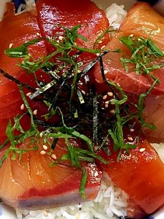 マグロとブリの漬け丼-レシピのメイン写真