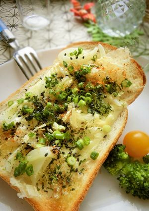 玉葱の青海苔おかかごま塩和トースト-レシピのメイン写真